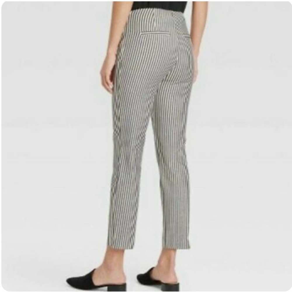 🎯 A New Day Black and White Striped Trousers